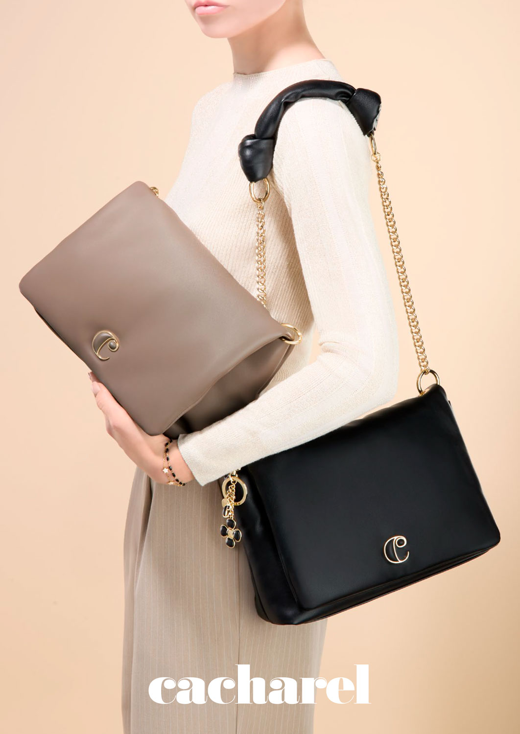 Okładka katalogu damskich akcesoriów Cacharel - torebek, zegarków i biżuterii