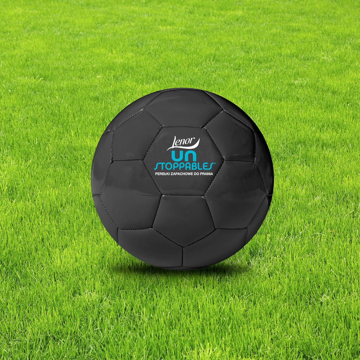 Świąteczne opakowanie prezentowe Canal+ Online zrealizowane przez drukarnię Deuter DLM – zestaw firmowy z nadrukiem i pakowaniem z konfekcją